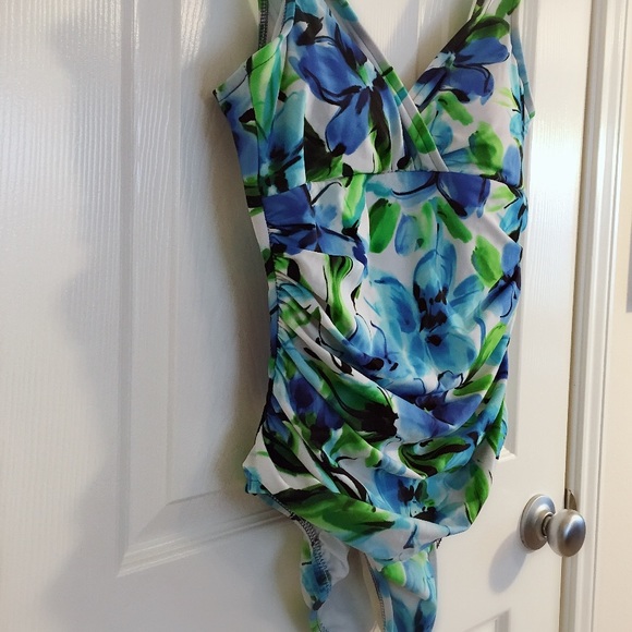 Croft & Barrow floral swimsuit size 14 - Picture 3 of 6